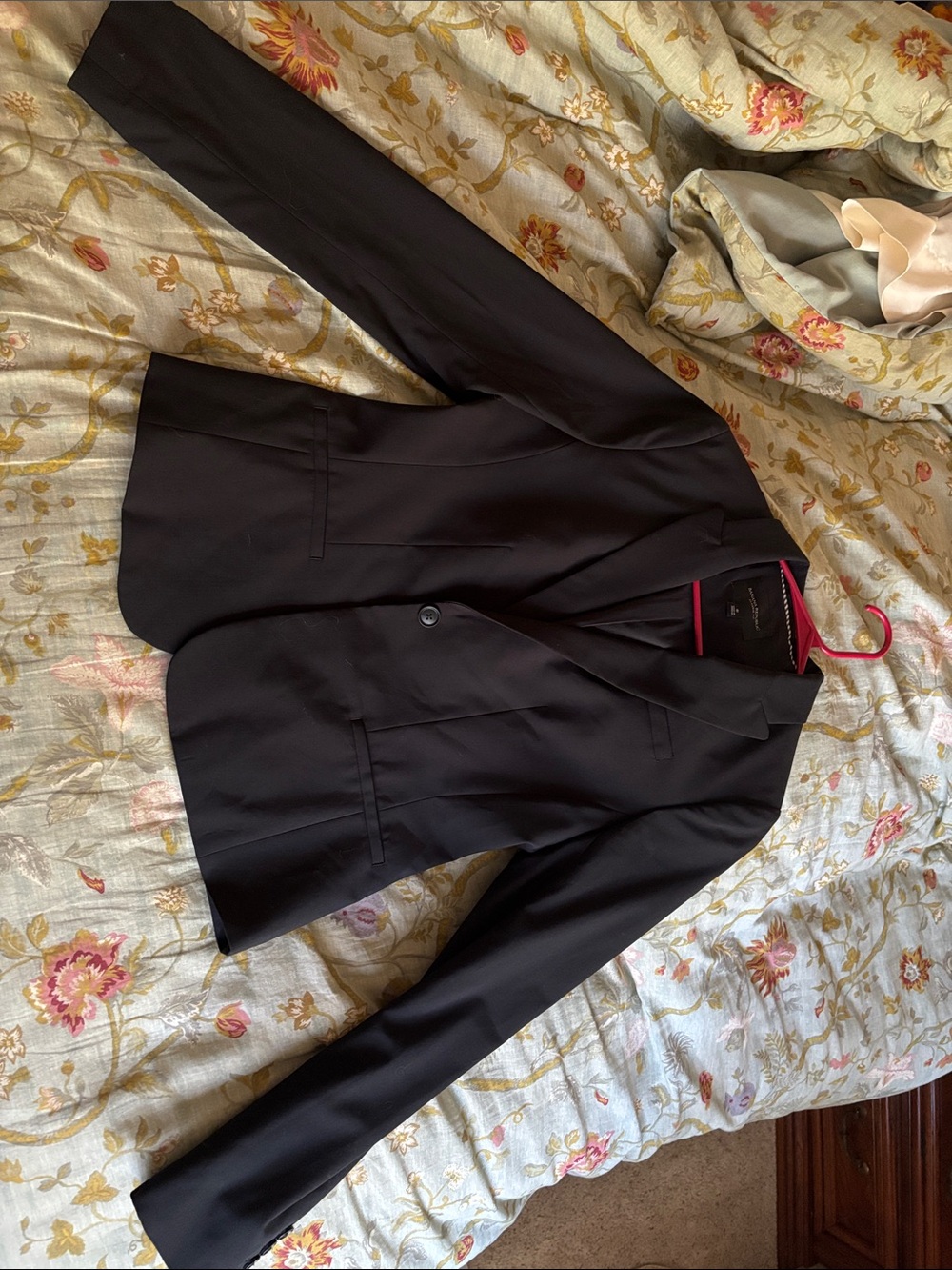 Banana Republic woman’s Classic Fit Black Blazer Size 6 Like New
